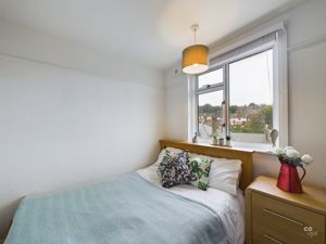 bed 4 - click for photo gallery